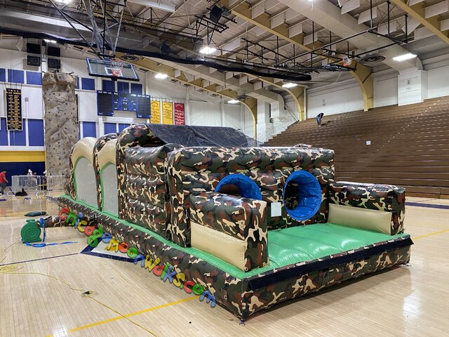 camo dual lane obstacle course rental Chicago IL