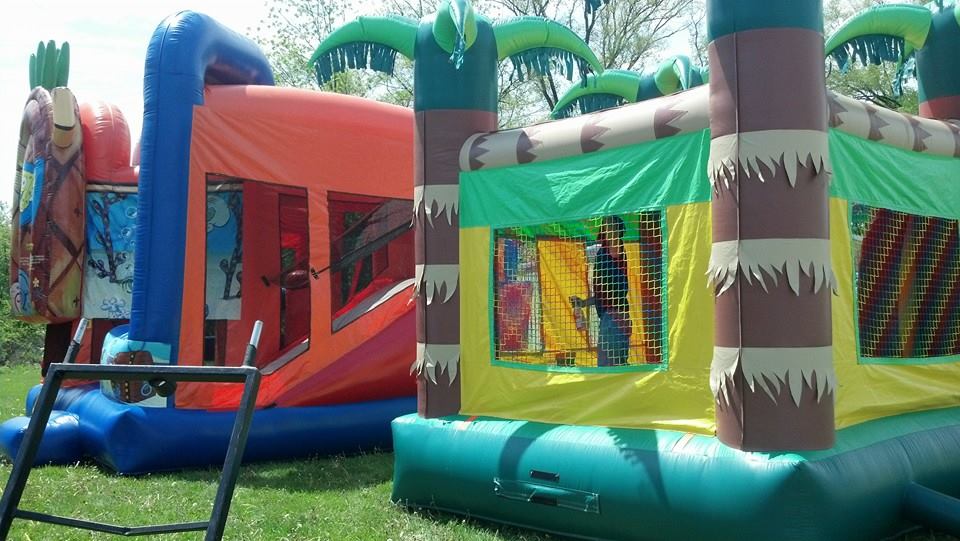 Inflatable bounce houses with slides