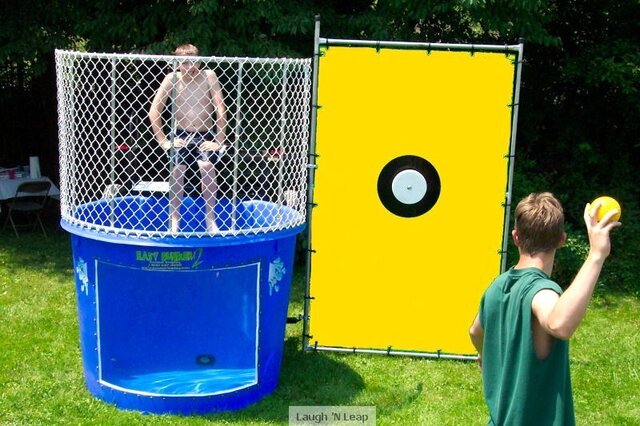 Dunk tank