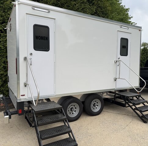 5 Stall Luxury Portable Restroom