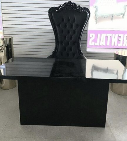 Black sweetheart table 