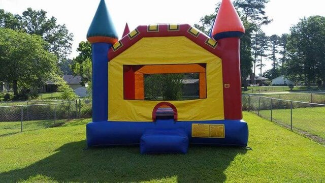 Castle Bounce House-15x15