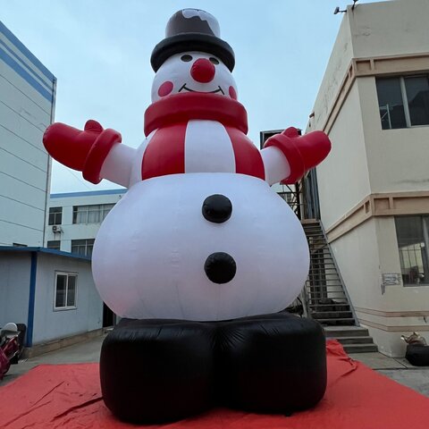 7m Inflatable Snowman