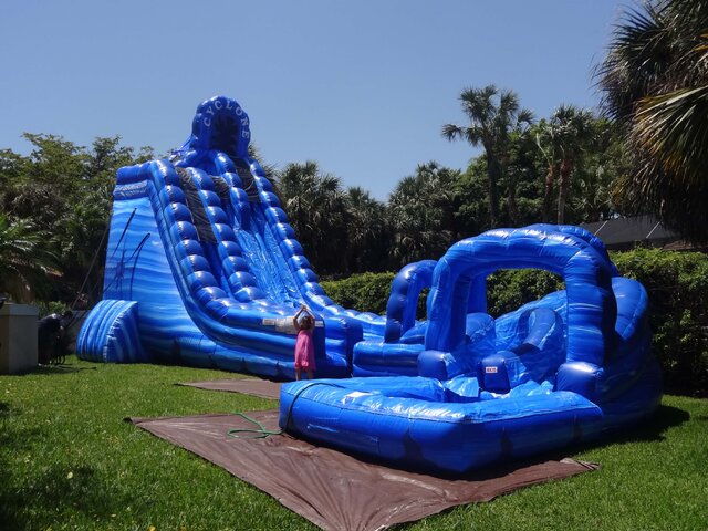 30' Tall - Cyclone Water Slide dual lane