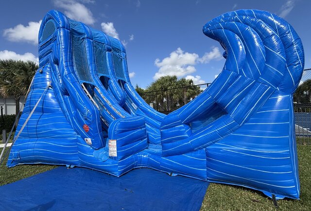 22' Tall - Rampage Half Pipe Dual Lane Water Slide