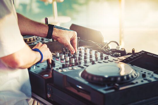 DJ Table (with DJ)