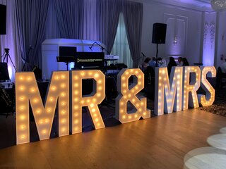 Marquee Letters: MR & MRS