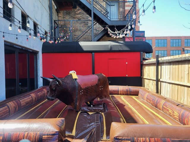 Deluxe Mechanical Bull (5hrs)