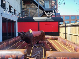 Deluxe Mechanical Bull (3hrs)