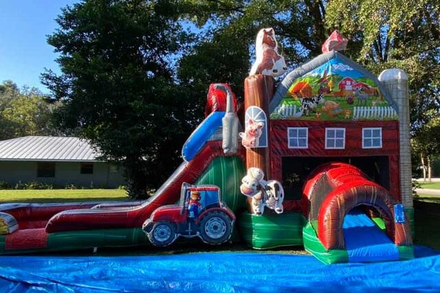 Farm Bounce House with two slides to rent in Texas