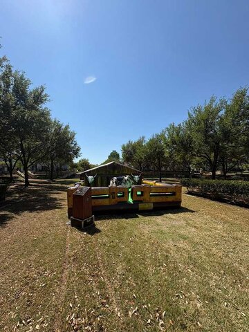Single mechanical bull rental from Inflatable Party Magic in Venus