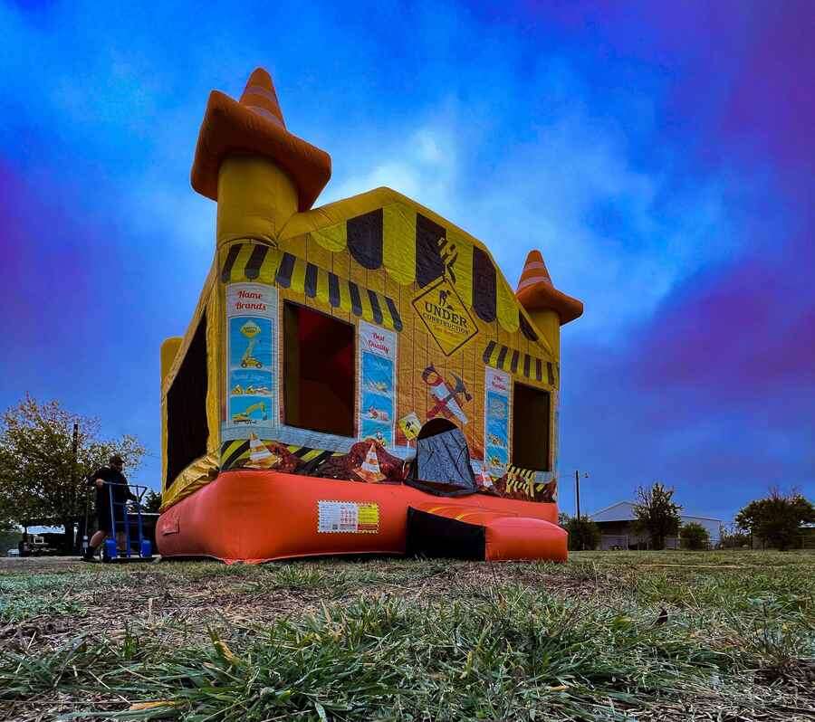 Inflatable bounce house rental in DFW Texas from Inflatable Party Magic