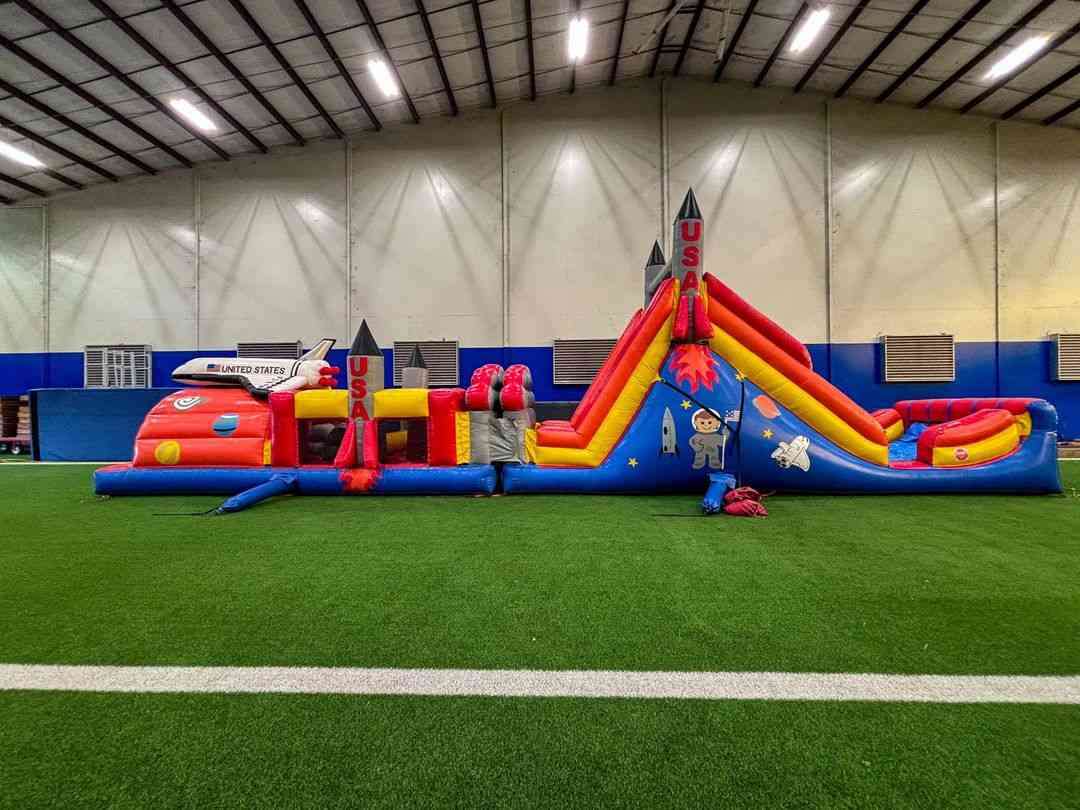 Inflatable obstacle course rental in DFW Texas from Inflatable Party Magic