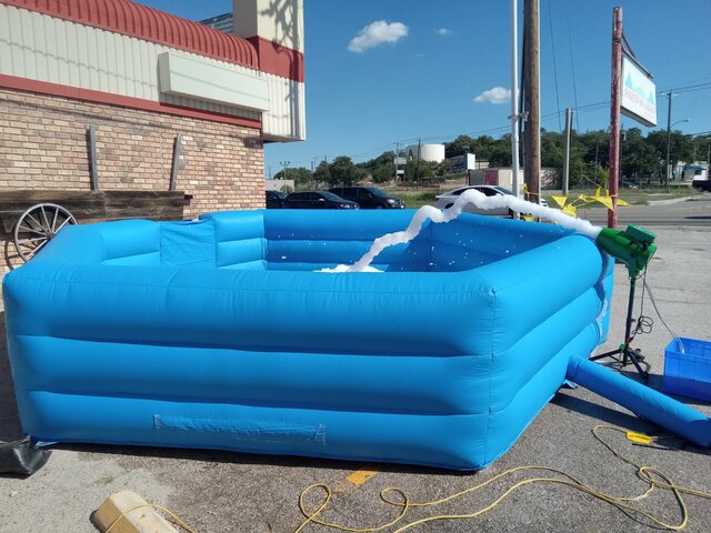 Foam Dance Pit with 1 pack of foam 