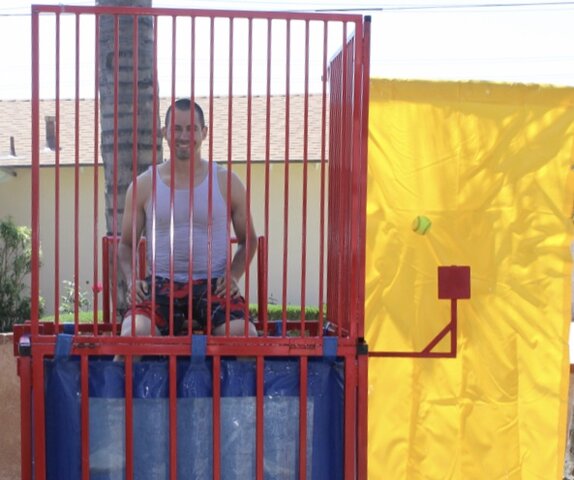 Dunk tank collapsible 4 hour plus DELIVERY ONLY