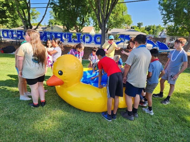 duck pond carnival fishing game