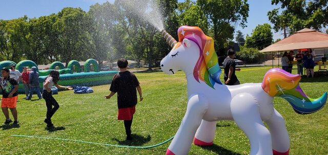 giant inflatable unicorn sprinkler