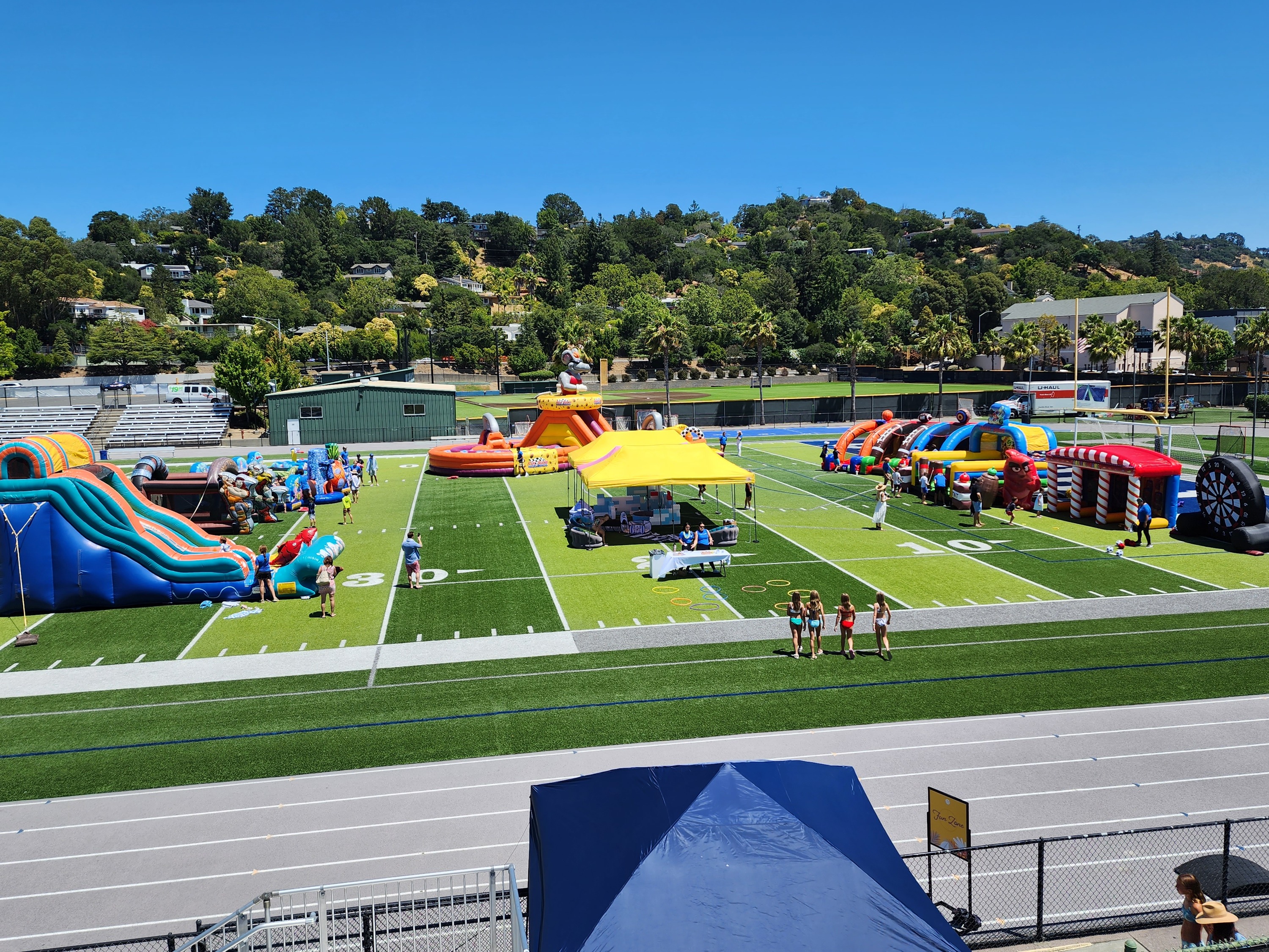 Castro Valley inflatable carnival games and bounce house party rentals castro-valley-94541