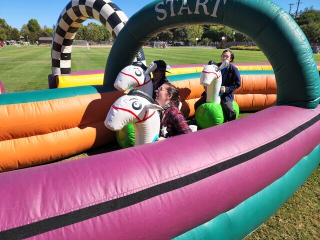 Bouncy Horse Racing