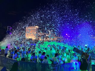 UV-Glow Foam Party