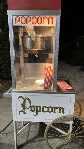 Large popcorn machine with cart