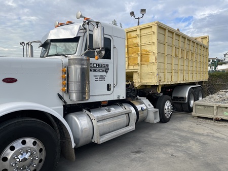 R Lechuga Trucking in the Greater Los Angeles Area - Roll-off Dumpster Truck R Lechuga Trucking in the Greater Los Angeles Area - Roll-off Dumpster Truck