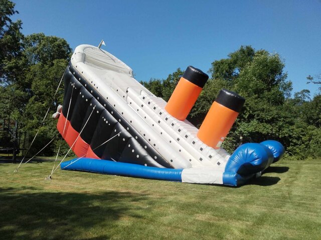 33' Titanic Adventure Slide