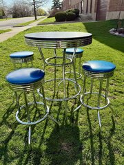 Retro Pub Table and Bar Stools