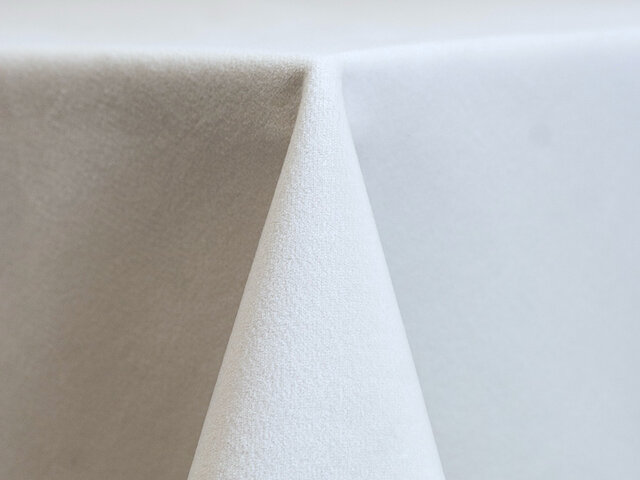 Linen - 132in Round White Velvet Tablecloth