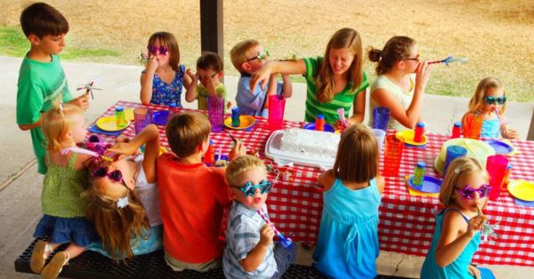 kids backyard party layout