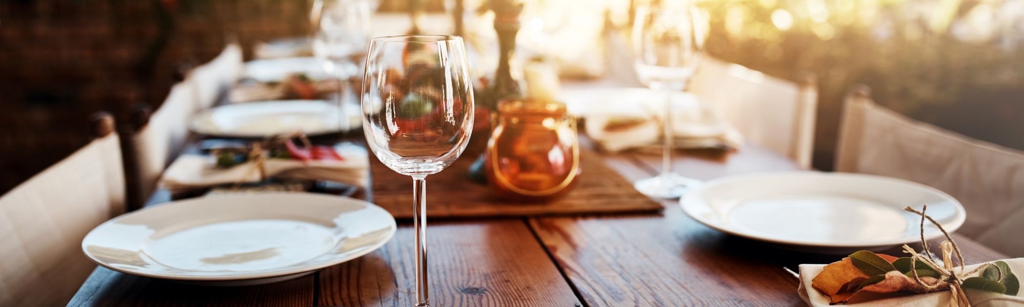 Stress-Free Friendsgiving & Family Reunion Tips