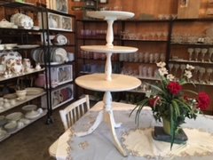 Table, White Duncan Phyffe w 3 Tiers