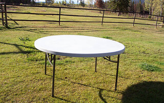 60" Round Table (Seats 8-10)