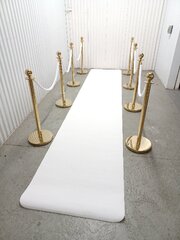 15ft White Carpet and (8) Gold Stanchions (step and repeat)