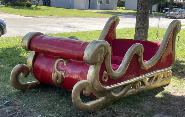 Santa Sleigh (Breaks Down)