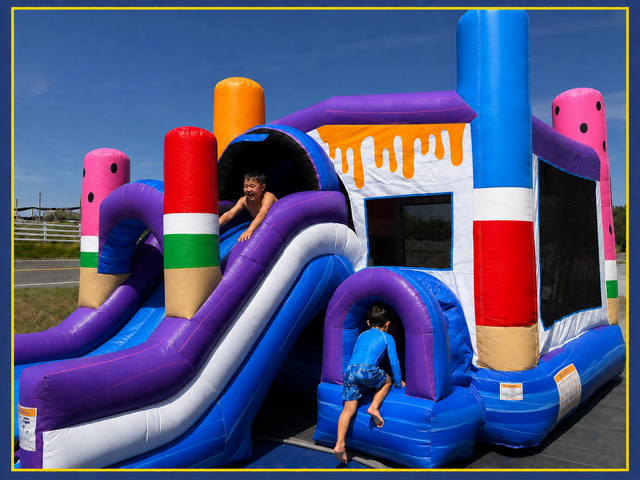 Ice Pop Combo Bounce House with Slide (Dry)