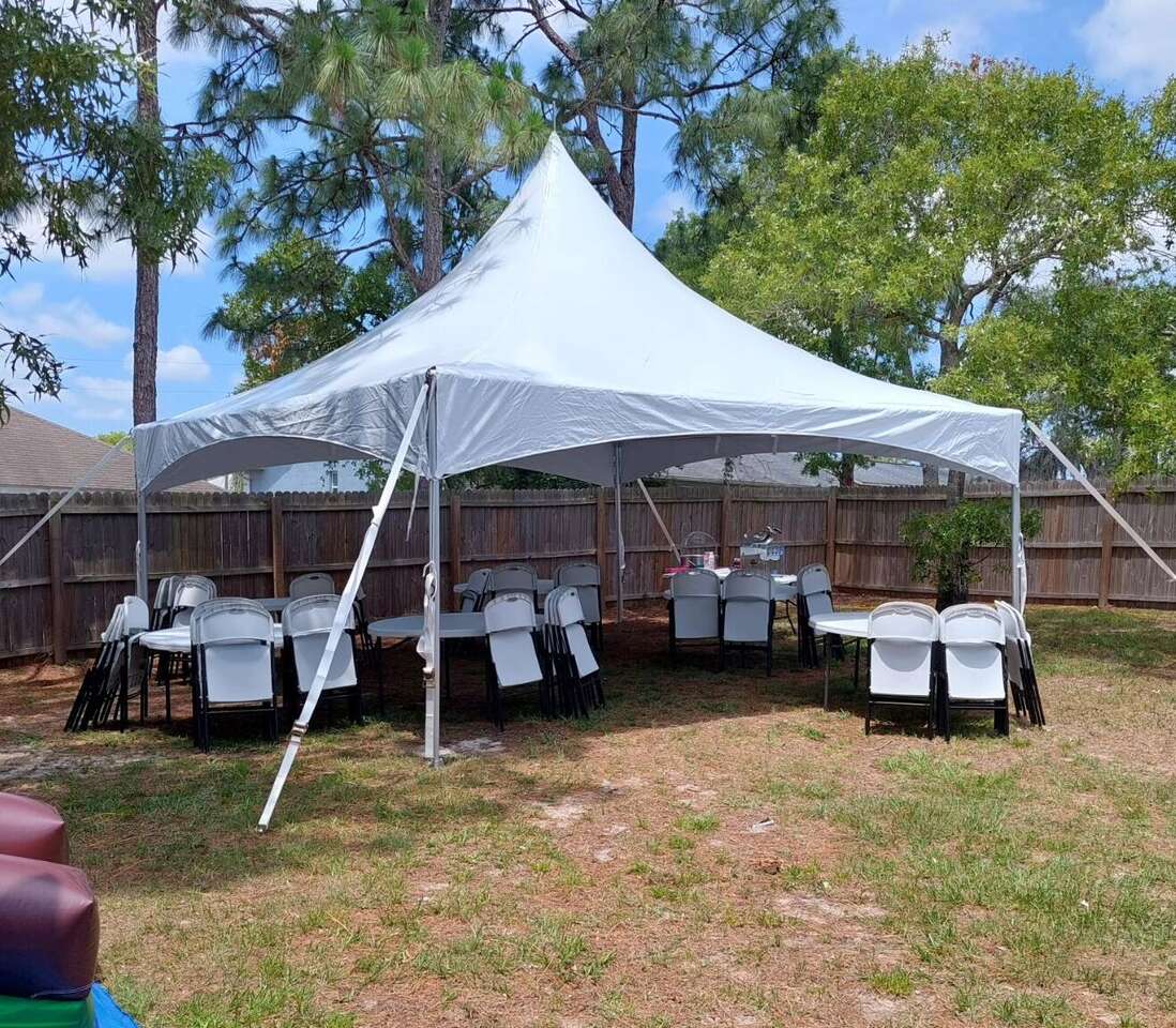 Tent, chairs, and canopy rentals by Sunny Inflatables in Florida