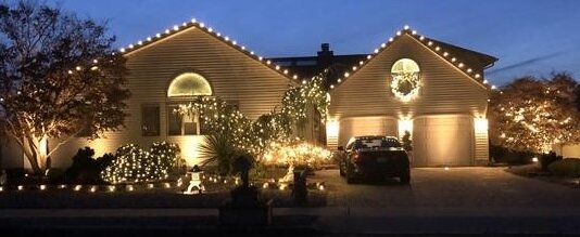 Warm White LIGHTING of ROOF LINE ONE STORY HOME 