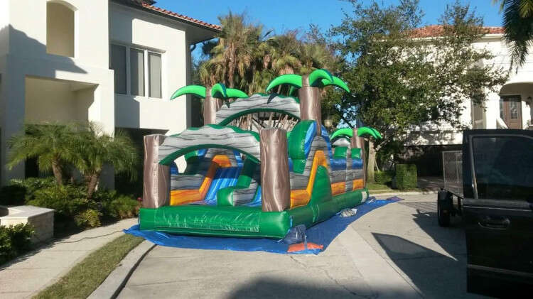 the best tampa bounce house rental