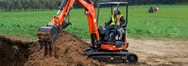 Excavator, (Kubota U-27)