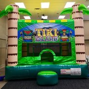 Tiki Bounce House  2-in-1  w/ Basketball Hoop