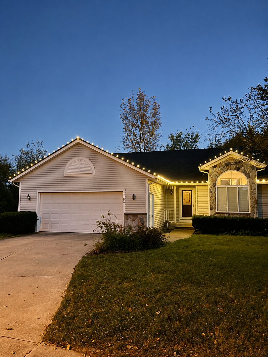 Christmas light installer project in Caledonia MI