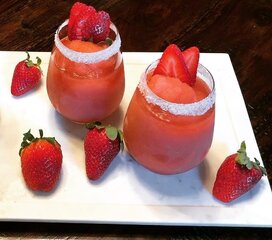 <p>Strawberry Margaritas or Daiquiri</p>