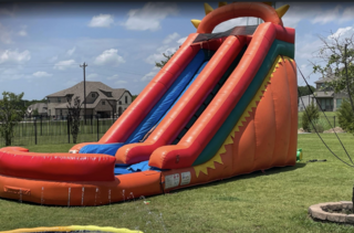 <p>18FT Sunny Water Slide in Plano – Bright, Bold #12</p>