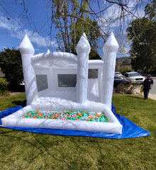 White Castle Bouncer with Ball Pit