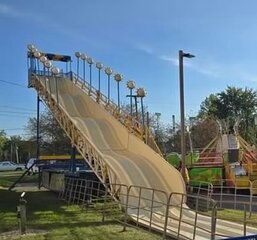 Fun Slide (Giant Slide) 