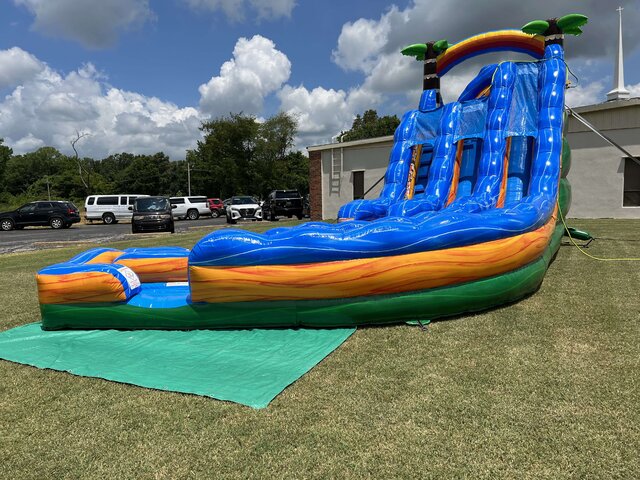 Enormous Double Water Slide in Memphis