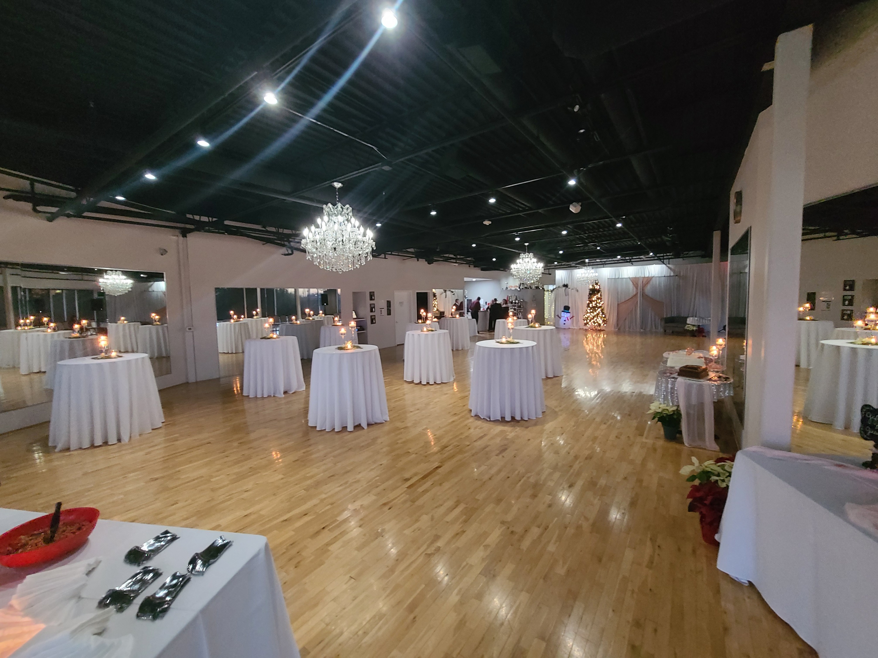 Banquet Chairs and Tables  Rental Texas