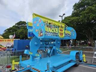 Wacky Wave Mechanical Ride