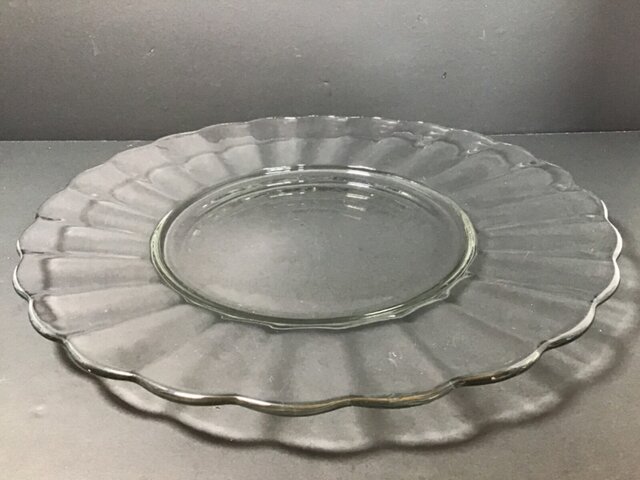 14in Round Glass Serving Tray